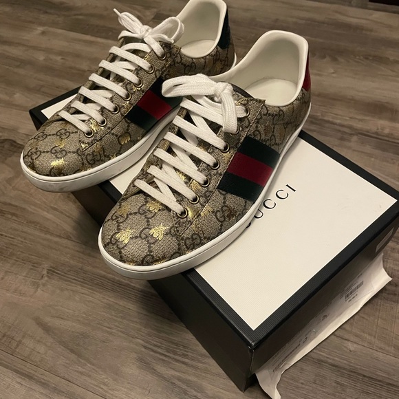 Size 8 gucci shoes - Picture 2 of 5